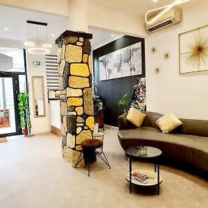 https://evelia-hotels.fr-provencehotel.com
