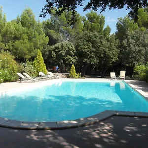 https://domaine-la-rabassiere.fr-provencehotel.com